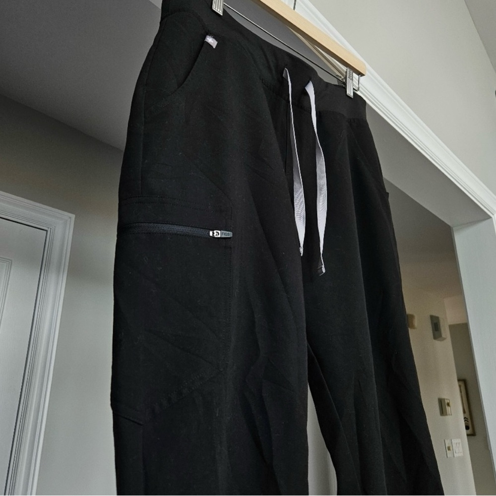 FIGS Zamora Jogger Scrub Pants